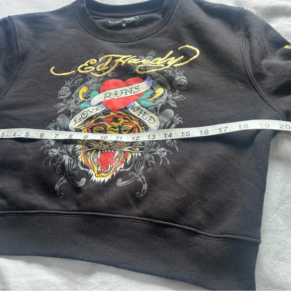 Ed Hardy Women's Cropped Black Graphic Crew Neck Sweater - Picture 4 of 7